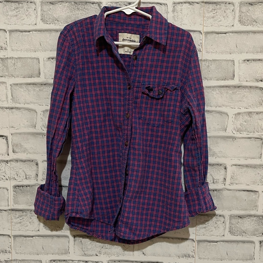 Girl’s abercrombie kids blue and pink plaid long sleeve button down top Small